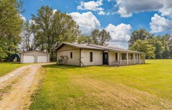 5378 CENTER Street, Mulkeytown, IL 62865