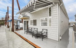 19609 NE Marine Dr, Portland, OR 97230