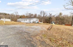 75 VERA GREEN, HEDGESVILLE, WV 25427