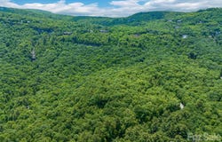 2 Cardinal Drive W, Lake Toxaway, NC 28747