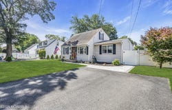 18 Woody Terrace, Hazlet, NJ 07734