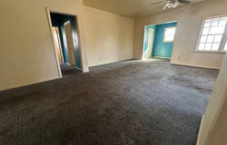 324 W Plum St, Durant, OK 74701