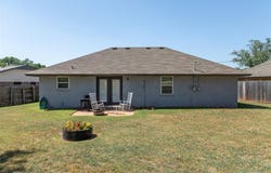 320 E Elder Lane, Mustang, OK 73064