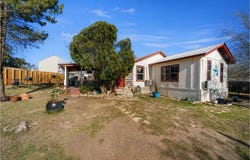 117 Reading Avenue N, Kerrville, TX 78010