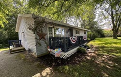 310 Southeastern Ct, Genoa City, WI 53128