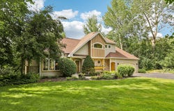 N67w32462 Wildwood Point Rd, Hartland, WI 53029