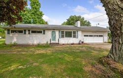 7660 N 41st Street, Augusta, MI 49012
