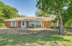 905 E Renfro Street, Burleson, TX 76028
