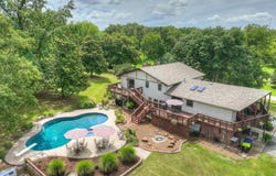 948 Oak Crest, Baxter Springs, KS 66713