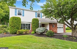 15 PENN CIRCLE, HOLLAND, PA 18966