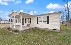 1323 W Kenwood Drive, Austin, IN 47102
