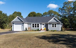 25 Percival Road, Teaticket, MA 02536