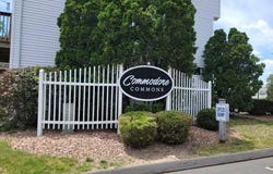 28 Commodore Commons, Derby, CT 06418