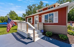 8629 E Hatchery Road, Syracuse, IN 46567