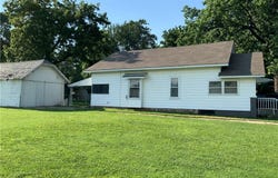 816 N Sycamore, Iola, KS 66749