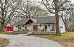 8613 Oxbow Lane, Neosho, MO 64850