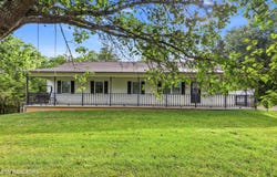 677 Bethel Rd, Clinton, TN 37716