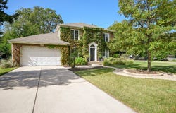 476 Longfellow Avenue, Glen Ellyn, IL 60137