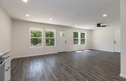 302 E College Street, Crane, MO 65633