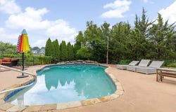 5104 Town Vu  RD, Bentonville, AR 72712