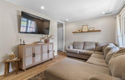 21 Sun Aire Drive, Arnold, MO 63010