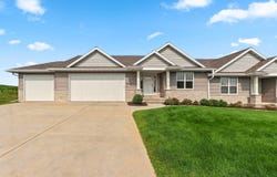 911 BARRONWOOD Drive, GREEN BAY, WI 54311