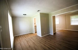 645 Cox Avenue, Holly Springs, MS 38635