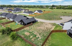 572 Highview Court, Godley, TX 76044