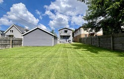 1109 S 86th St, West Allis, WI 53214