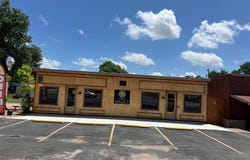 202 N Parkway Drive, Alvarado, TX 76009
