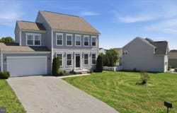 1035 CALVERT Circle, BUNKER HILL, WV 25413