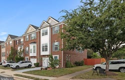 236 HAWKS VIEW SQUARE SE, LEESBURG, VA 20175