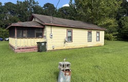 217 W South Street, Rose Hill, NC 28458