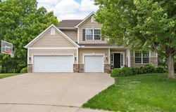 2106 Glen Oaks Knl, Coralville, IA 52241