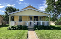 208 East 4th St, Paxton, NE 69155