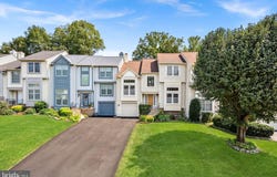 6537 PALISADES Drive, CENTREVILLE, VA 20121