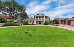 4018 Crescent Drive, Granbury, TX 76049