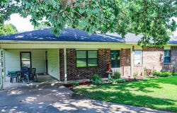 300 N 4th ST, Lavaca, AR 72941