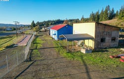 12437 HIGHWAY 42, Myrtle Point, OR 97458