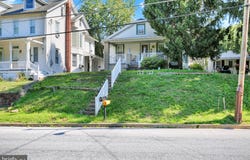 119 PENNWYN Place, READING, PA 19607