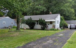 7567 Inland Drive, Olmsted Falls, OH 44138
