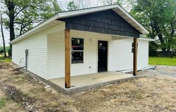 404 E Henry Street, Poplar Bluff, MO 63901