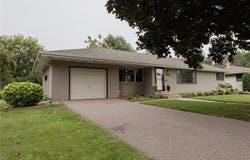 1141 Summer Street, Roseville, MN 55113