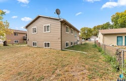 616 618 N Garfield Ave, Sioux Falls, SD 57104