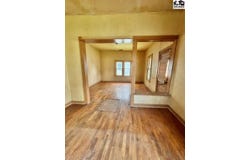 209 S Oak St, McPherson, KS 67460