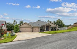 5744 Periwinkle Lane, Crestview, FL 32539