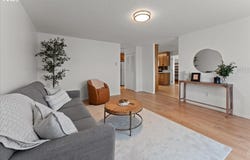 435 SE 2ND AVE, Canby, OR 97013