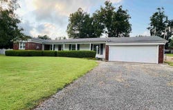 1116 LATHAM Street, Eldorado, IL 62930