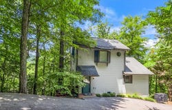 1523 Gillespie Way, Gatlinburg, TN 37738
