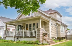 3256 S 10th St, Milwaukee, WI 53215